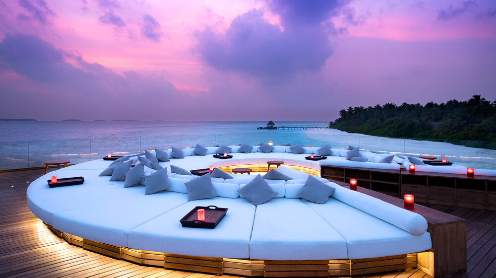 Anantara Kihavah Maldives Villas SKY Bar