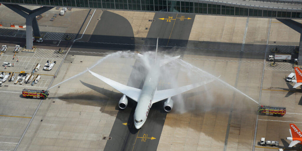 Qatar Airways links Doha to Gatwick