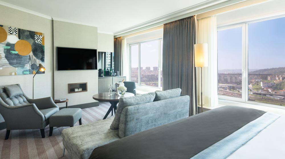 Corinthia Lisbon | Deluxe Junior Suite - Living room