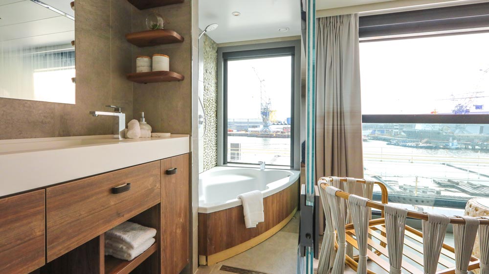 Celebrity Flora | Sky Suite with Infinite Veranda Bathroom