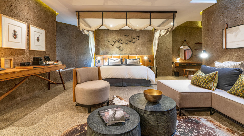 Sabi Sabi Earth Lodge | Lux Suite Bedroom